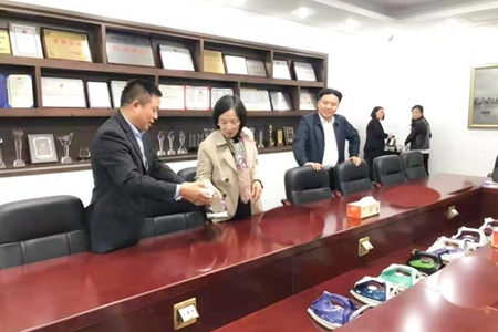 青浦区政协主席调研民建会员企业